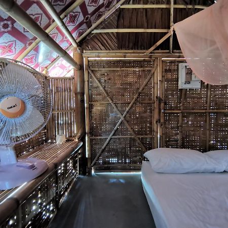 Phuhaya Bamboo Bungalows Koh Lanta Bagian luar foto