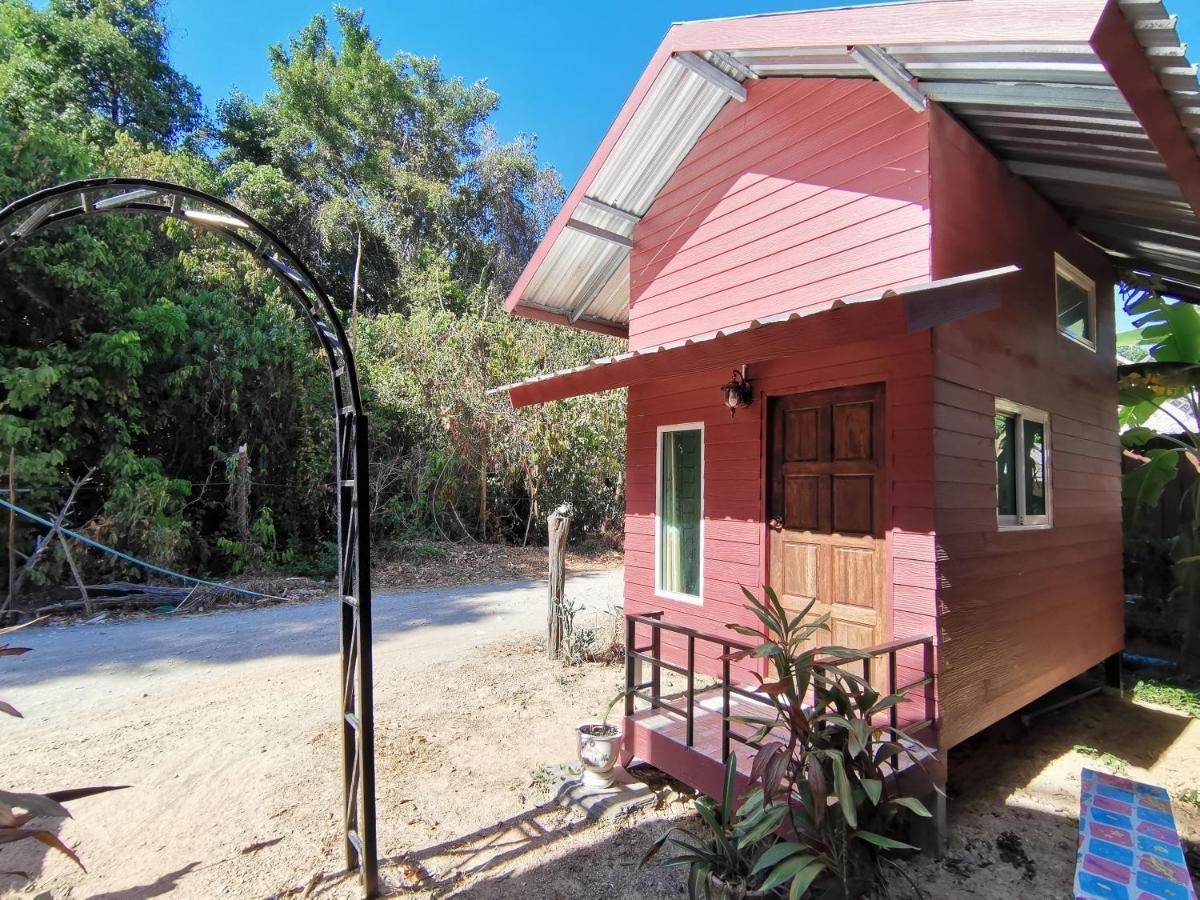 Phuhaya Bamboo Bungalows Koh Lanta Bagian luar foto