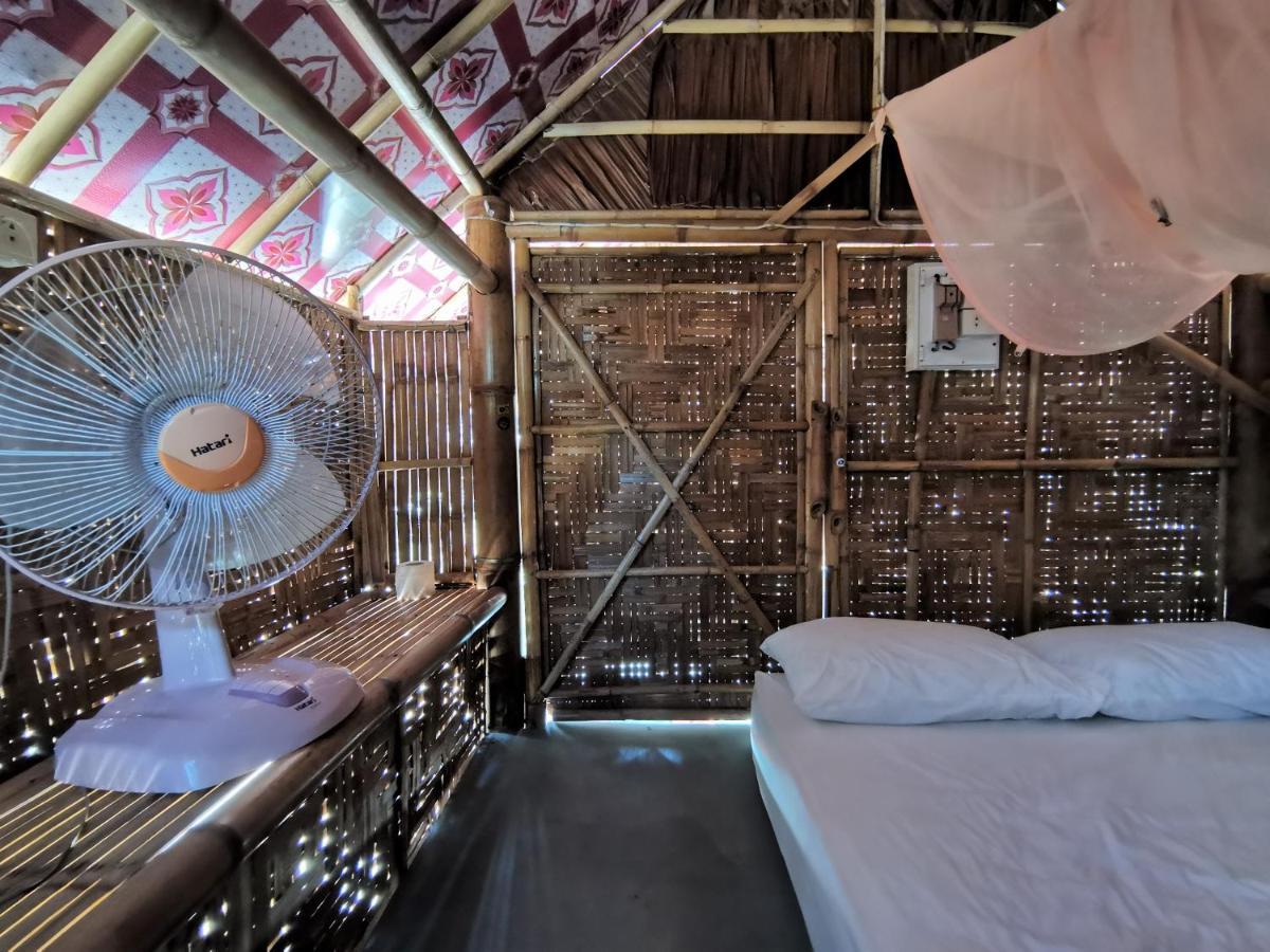 Phuhaya Bamboo Bungalows Koh Lanta Bagian luar foto