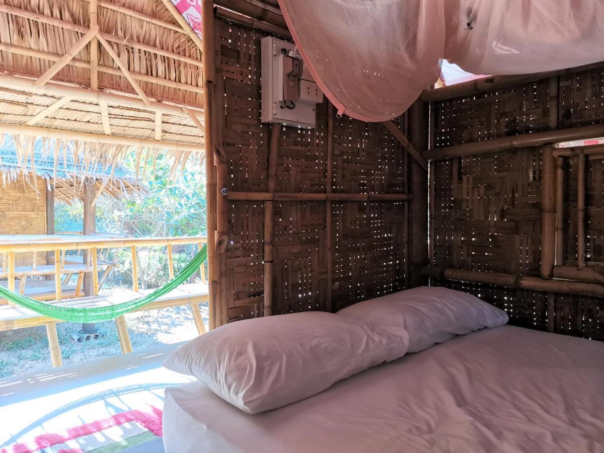 Phuhaya Bamboo Bungalows Koh Lanta Bagian luar foto