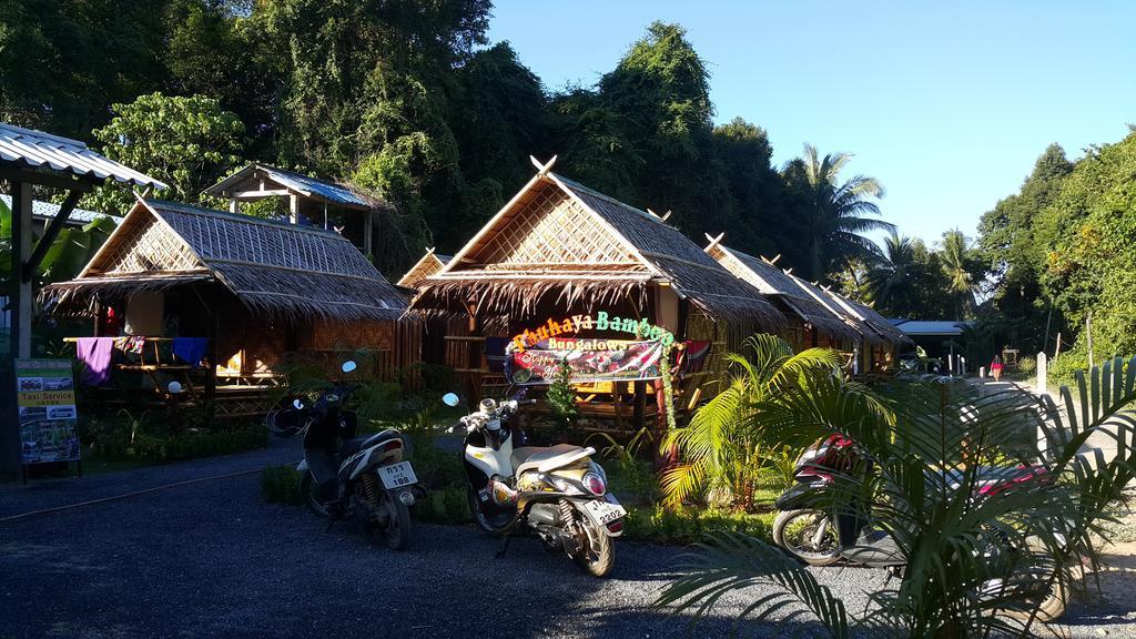 Phuhaya Bamboo Bungalows Koh Lanta Bagian luar foto